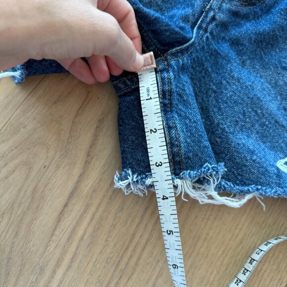 H&M | High Waisted Jean Shorts | Dark Blue Wash | Size 4 - Picture 6 of 7